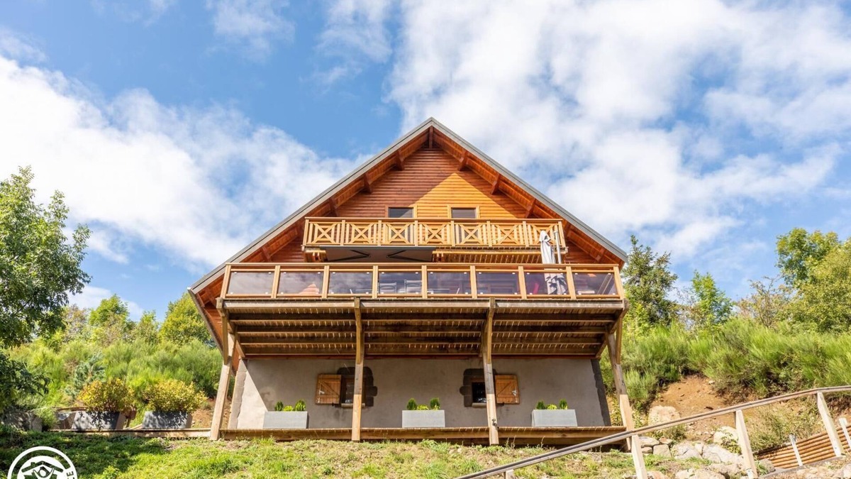 Besse-en-Chandesse House | Chalet Serveix - Besse ET Saint Anastaise