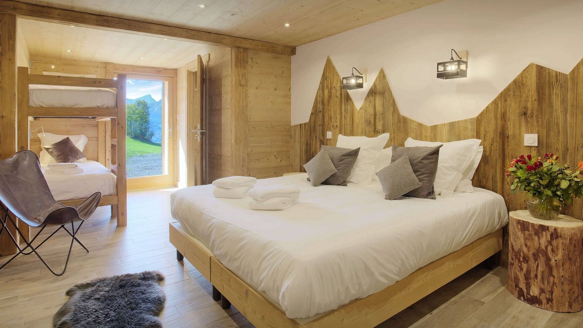 Les Villards-sur-Thones Ski Chalet | Chalet Le Buhel - peaceful home for 15, spa & great views - OVO Network