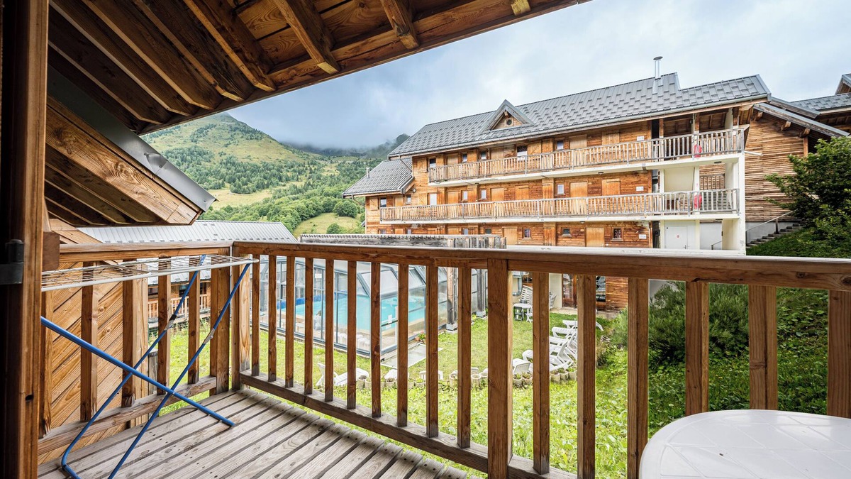 Montgellafrey Apartment | Chalet for 6/8 People – Cosy – Pool & Sauna – Summer/Winter – Mountain View