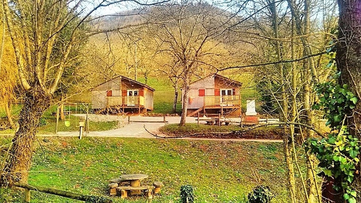 Clairvaux-d'Aveyron Ski Chalet | Chalet Fugue Ratafia