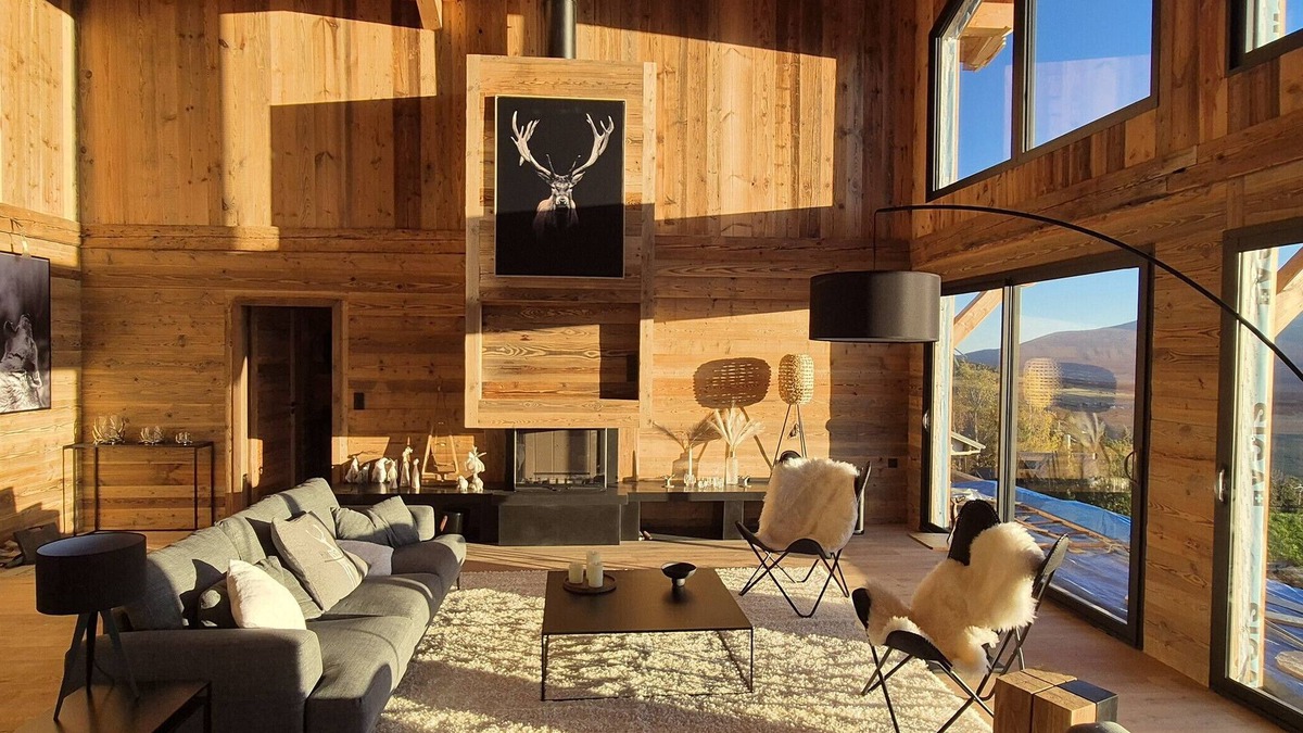Les Angles Ski Chalet | Chalet 'G2' with Lake View, Private Terrace and Wi-Fi
