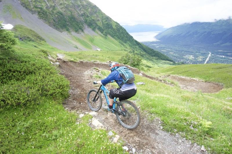 Alyeska House | Chalet Gallery - Enjoy Two Units with this Chalet in the Heart of Alyeska - Walk almost anywhere!