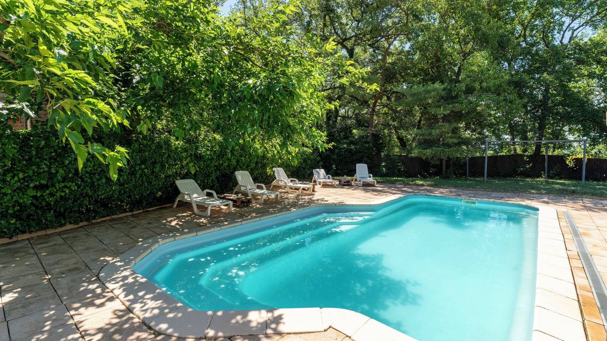 Mirabel-aux-Baronnies Ski Chalet | Chalet 'Gite Sariette' with Shared Pool, Private Terrace and Wi-Fi