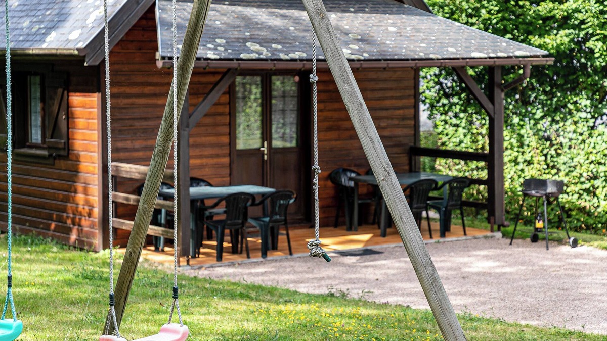 Auquainville Ski Chalet | chalet-gîte 8 pers. Normandy Heated swimming pool from mid-May to September