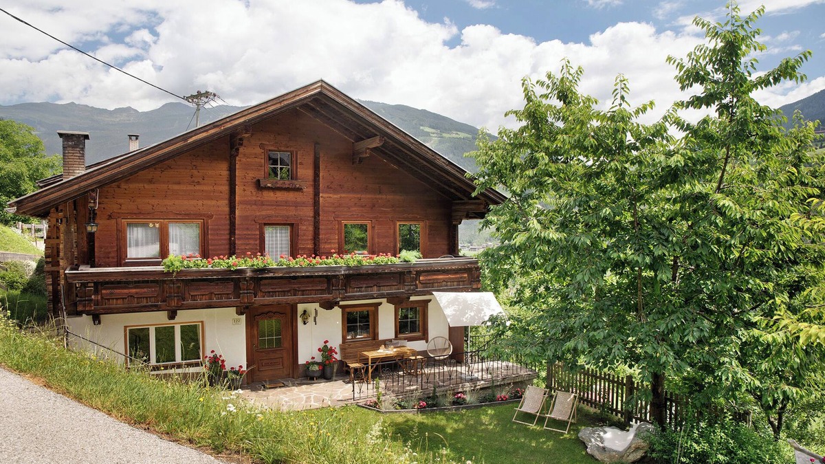 Zellbergeben Ski Chalet | Chalet 'Glosaleite Zillertal' with Mountain View, Private Terrace and Wi-Fi