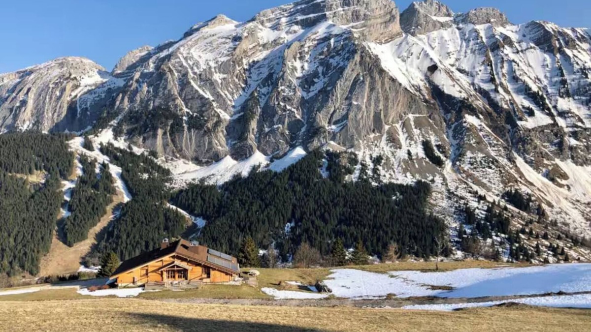 Mont-Saxonnex Ski Chalet | Chalet 'Grand - Coeur De La Montagne' with Mountain View, Private Terrace and Wi-Fi