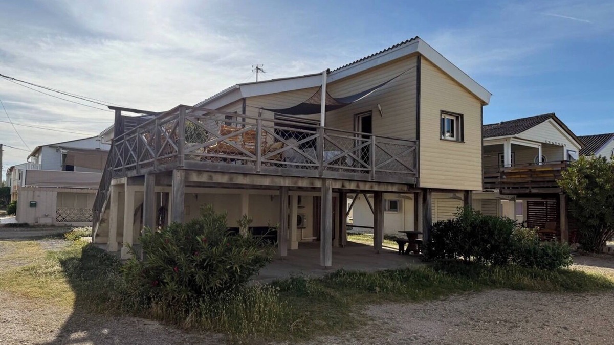 Gruissan Plage Ski Chalet | Chalet GRUISSAN 10 People, 4 Bedrooms (7 beds) : Comfort & sea view