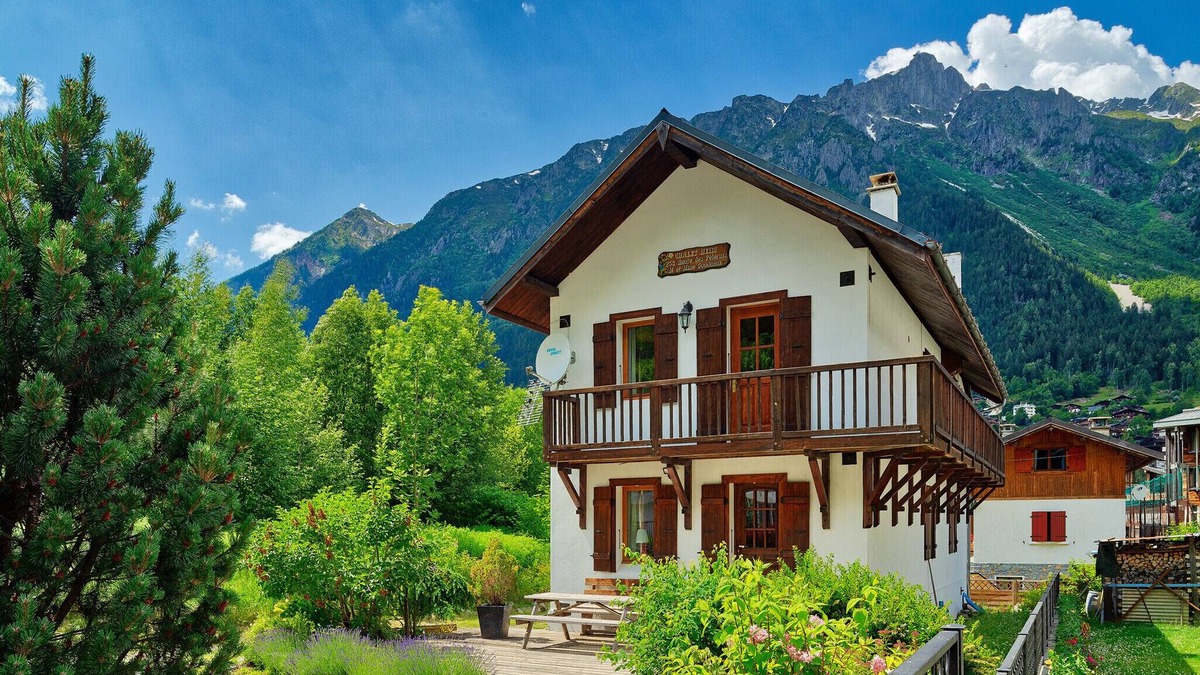 Chamonix City Centre Ski Chalet | Chalet Heidi. Chamonix centre