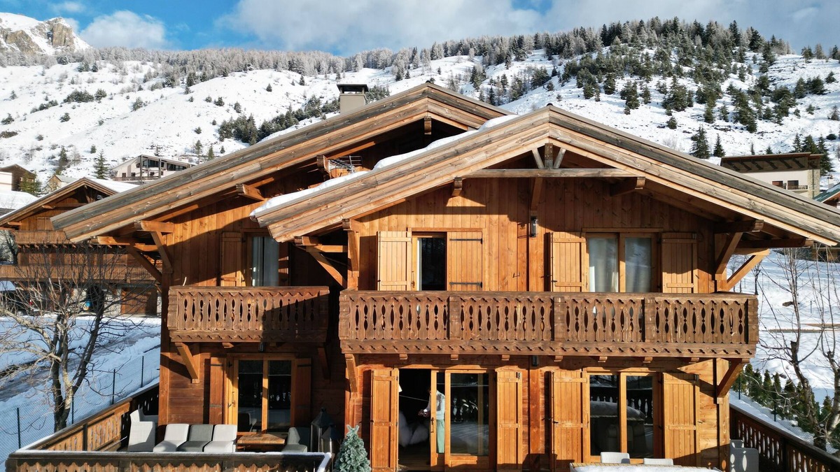 Saint-Etienne-de-Tinee Ski Chalet | Chalet in Auron, 50m from the Riou ski lifts