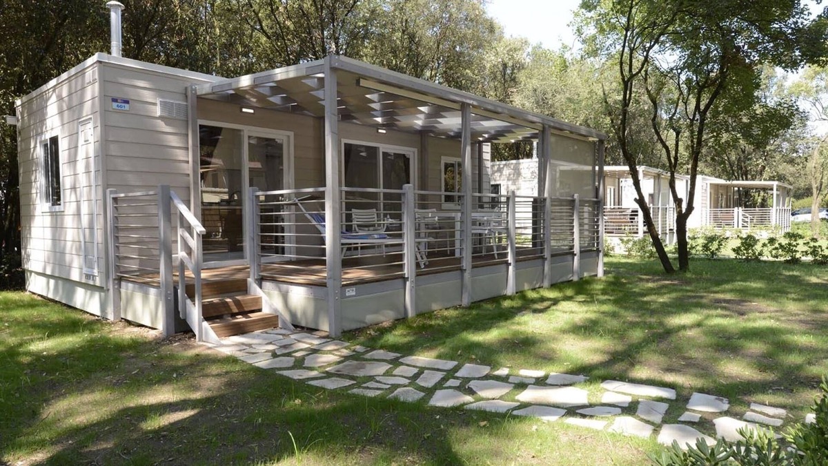 Baia Domizia Ski Chalet | Chalet in Baia Domizia with Private Beach