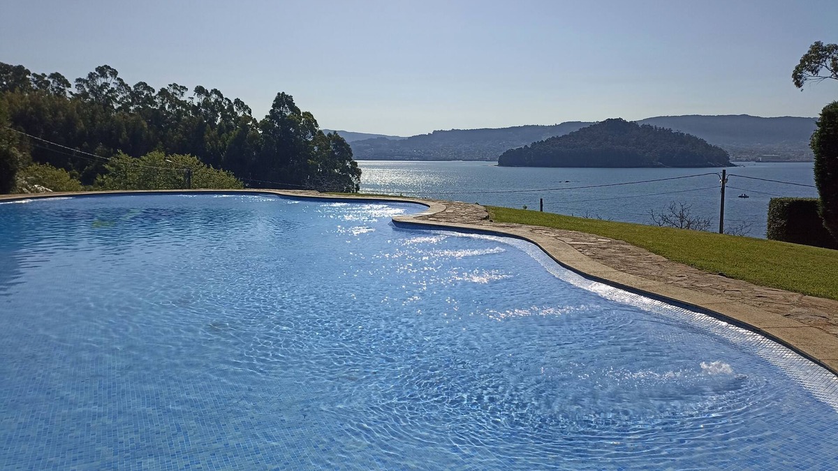 Poio Ski Chalet | Chalet in combarro on the beach