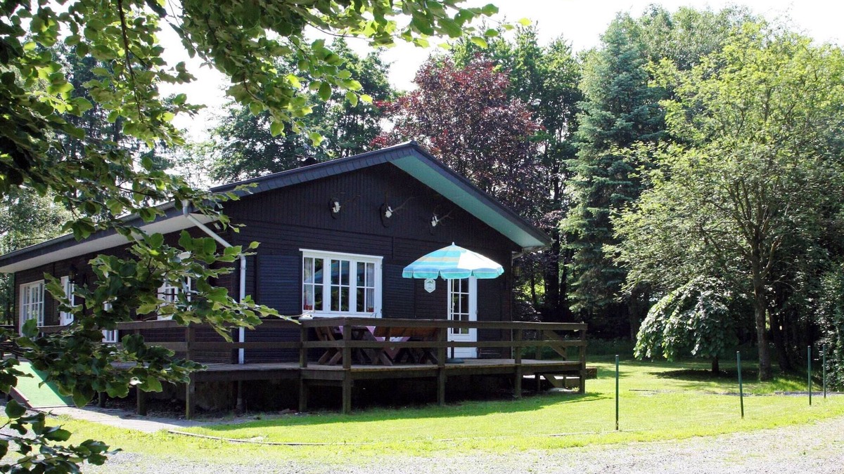 Sourbrodt Ski Chalet | Chalet in Forested Sourbrodt