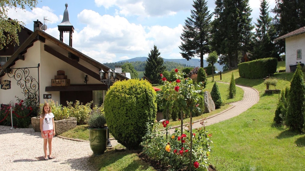 Le Thillot Ski Chalet | Chalet in France with Pool & Jacuzzi