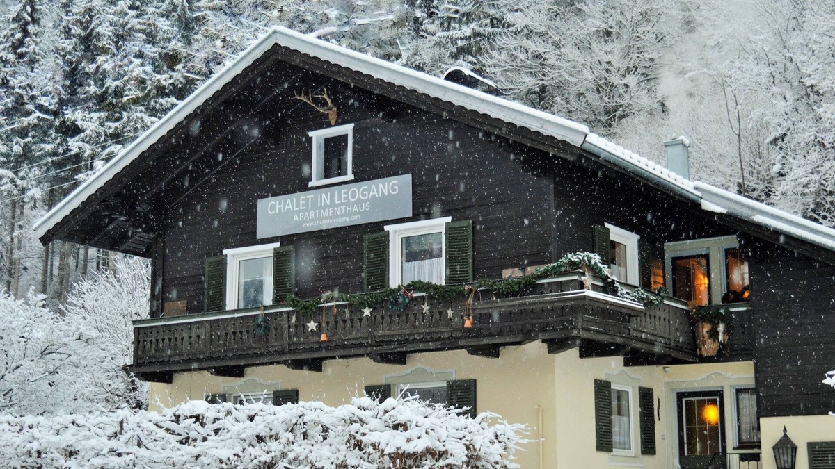 Leogang Apartment | Chalet in Leogang. A large 3 bedroom family apartment close to lifts & bike park