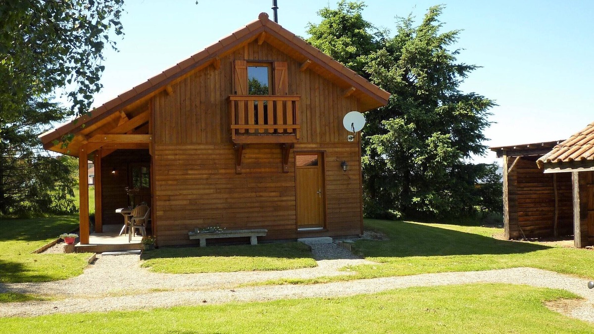 Domaize Ski Chalet | Chalet in nature with herb garden