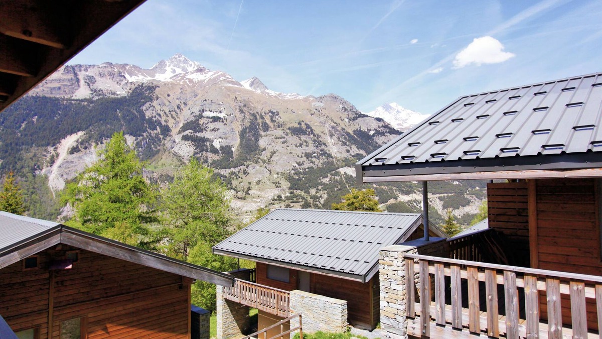Villarodin-Bourget Ski Chalet | Chalet in Villarodin near Lake