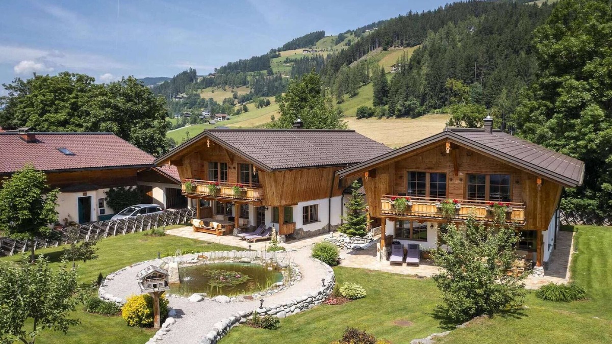 Wagrain Ski Chalet | Chalet in Wagrain with sauna and swimming pond
