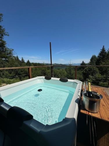 Boecourt Ski Chalet | Chalet isolé avec jacuzzi et vue panoramique
