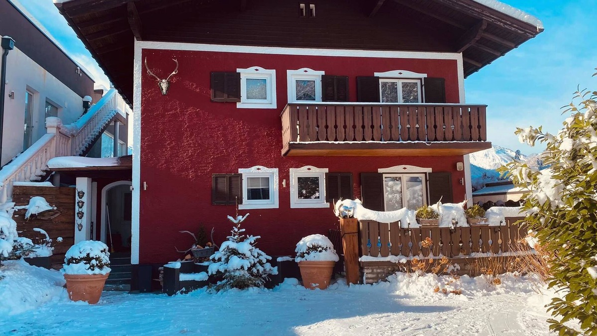 Golling an der Salzach House | Chalet Jagdhaus just outside the city of Salzburg the most famous lakes and ski resorts