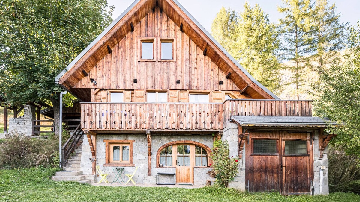 Jarrier Ski Chalet | Chalet 'Jarrier' with Mountain View, Private Terrace and Private Garden