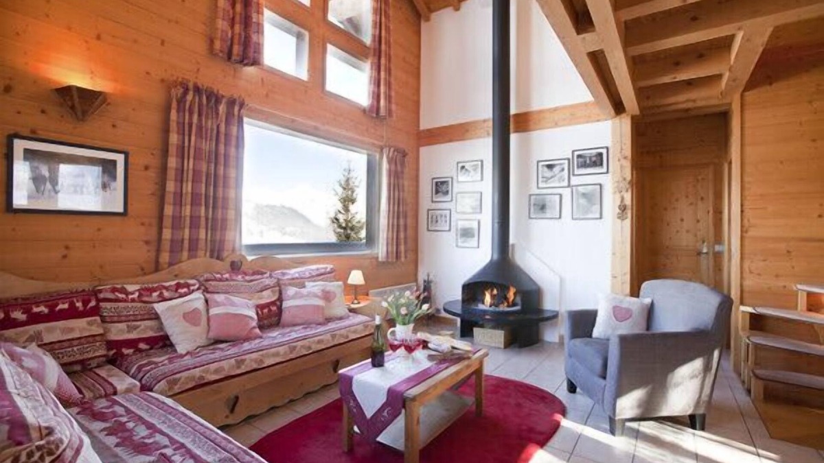 Montalbert Ski Chalet | Chalet Juliet 10 people