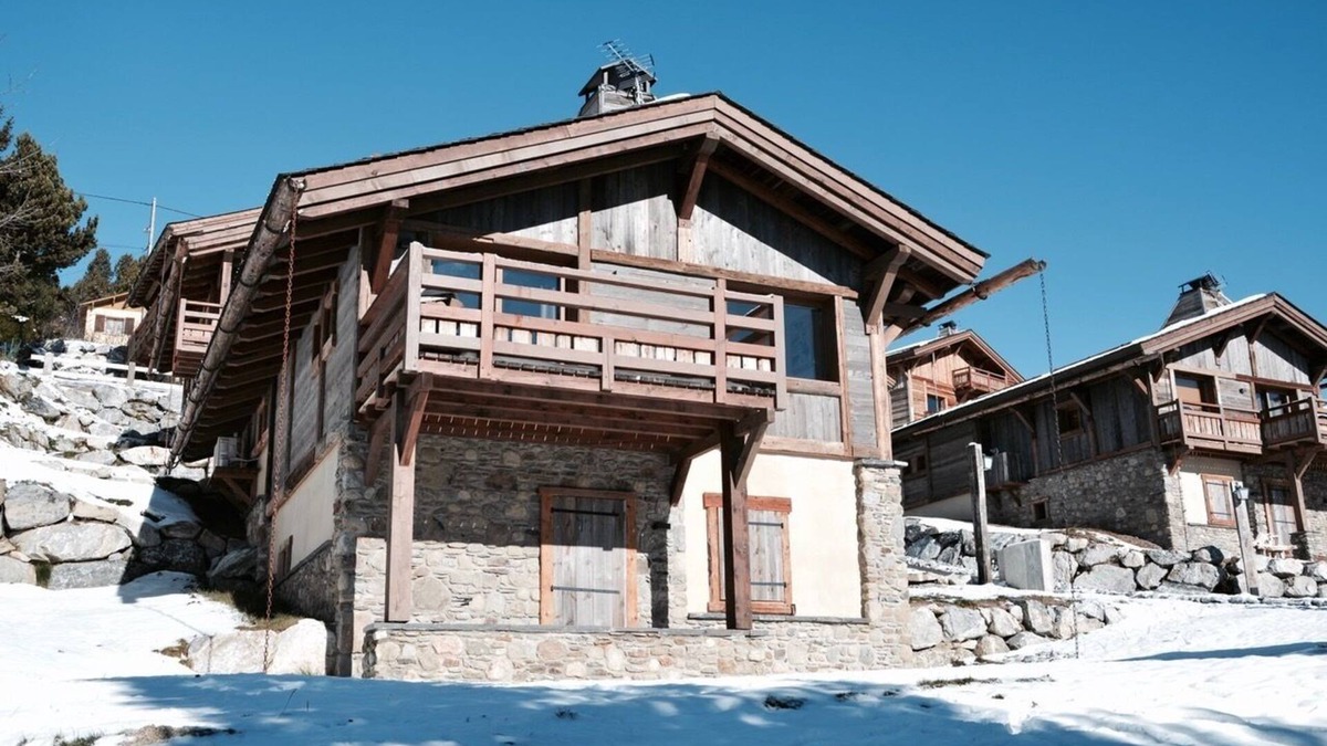 Superbolquere Ski Chalet | Chalet Keshi Collection Perles