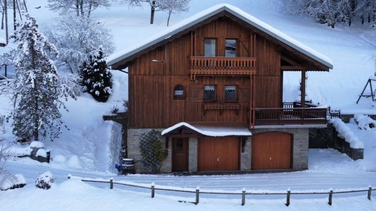 Les Avanchers-Valmorel Ski Chalet | Chalet les Carrons, 9 people, resort 15 min by shuttle
