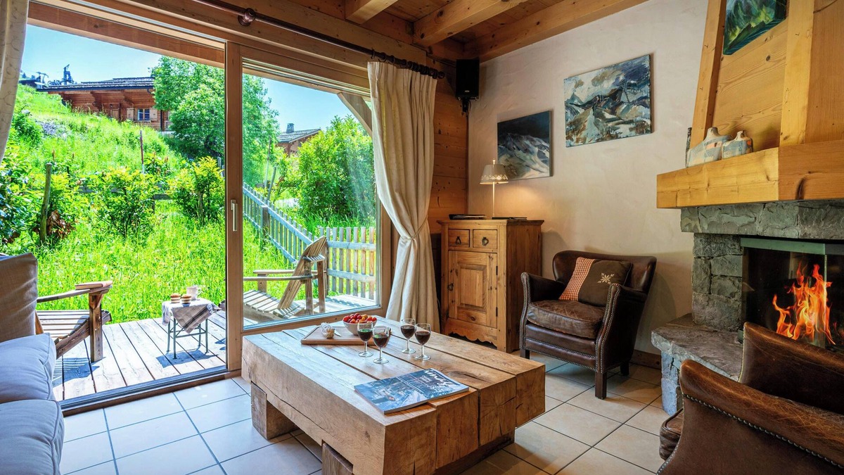 Le Grand-Bornand Ski Chalet | Chalet L'Ours Blanc - ski-in ski-out base for 8, open fire - OVO Network