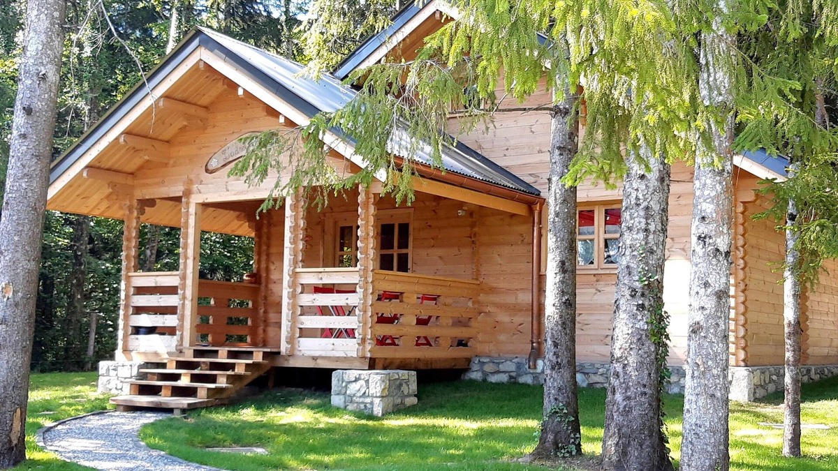 Bluffy Ski Chalet | CHALET L'UBAC, a little corner of paradise between Lake Annecy and its mountains