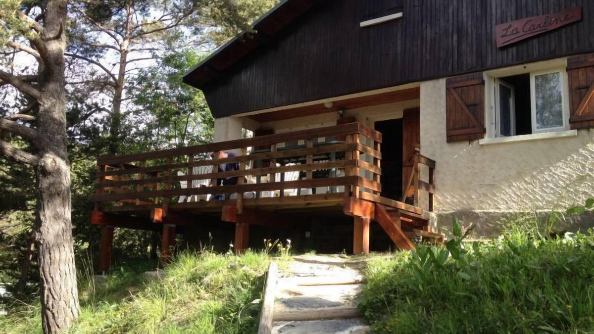 Montclar Ski Chalet | Chalet 'La Carline' at 1250m altitude