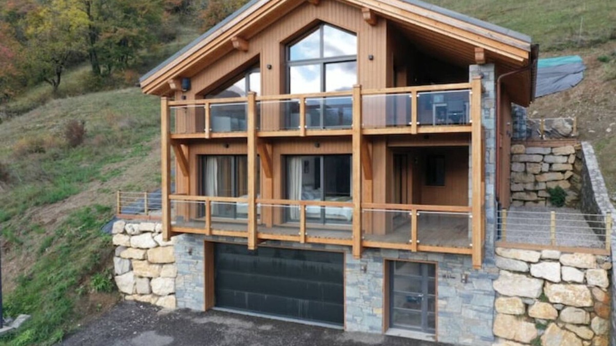 Great Alpine Road Ski Chalet | Chalet La Tarrine à Montmagny