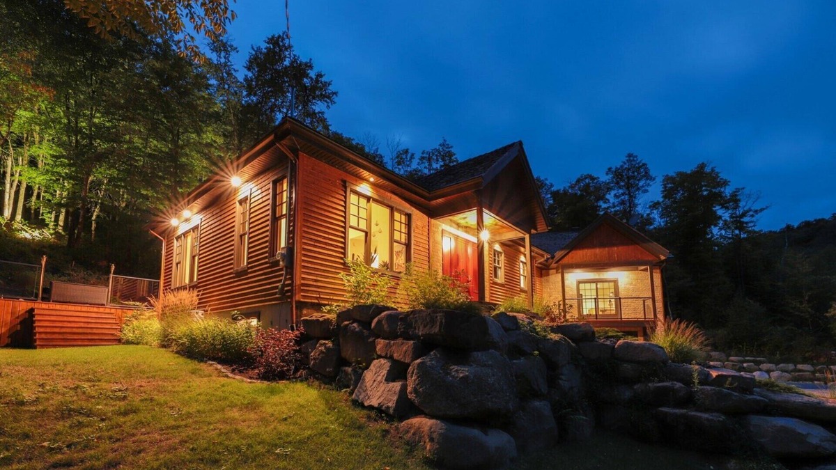 Saint-Faustin-Lac-Carre Ski Chalet | Chalet Le 121 - Nature & Elegance.
