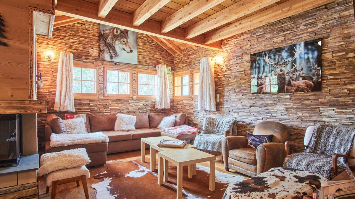 La Joue du Loup Ski Chalet | Chalet 'Le Grand Cerf' with Private Terrace and Wi-Fi