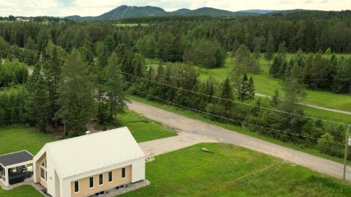 Lac-Etchemin House | Chalet le Harfang - nature et spa en plein coeur du golf