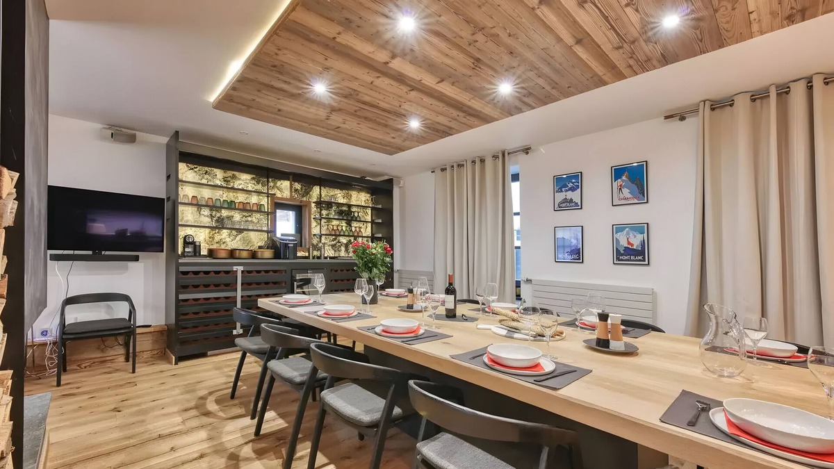 Argentiere Ski Chalet | Chalet 'Le Marti' with Mountain View, Wi-Fi and Air Conditioning