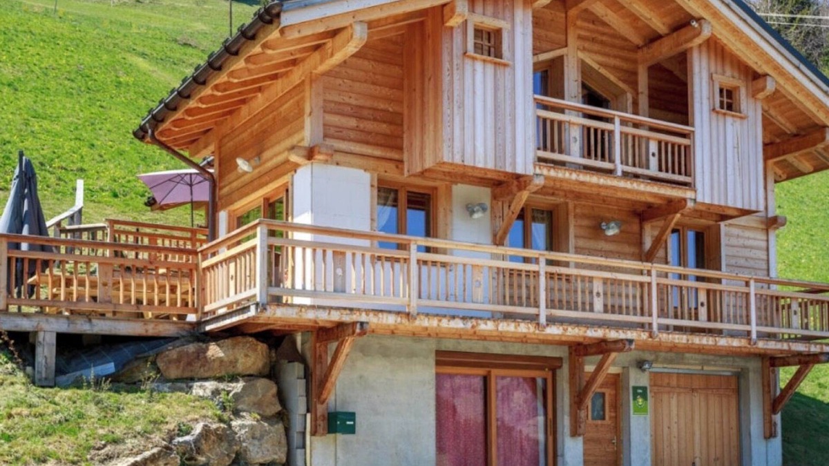 Beaufort Ski Chalet | Chalet 'Les Tarines 1' with Mountain View, Private Terrace and Wi-Fi