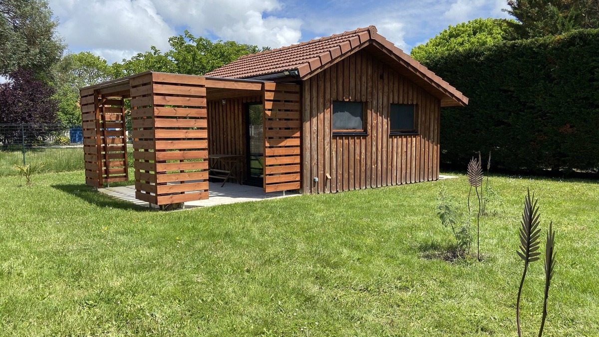 Le Verdon-sur-Mer Ski Chalet | Chalet 'Ma Cabane Océan' with Private Terrace, Private Garden and Air Conditioning