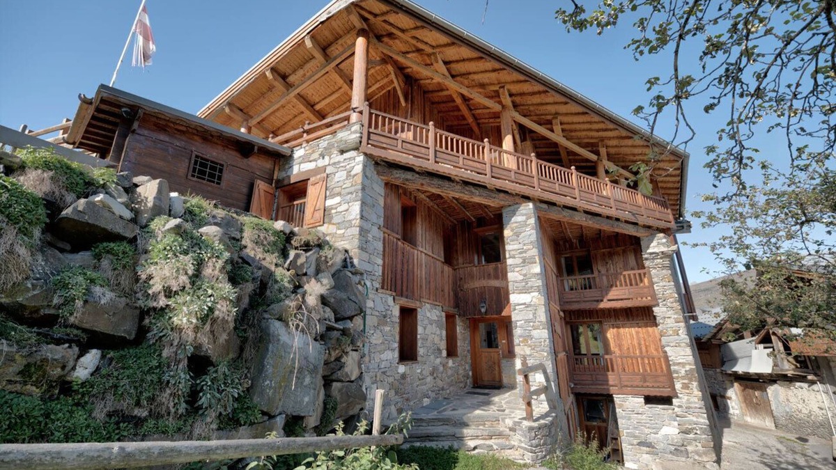 Montchavin Ski Chalet | Chalet Mont Blanc, warm and traditional in the heart of Paradiski