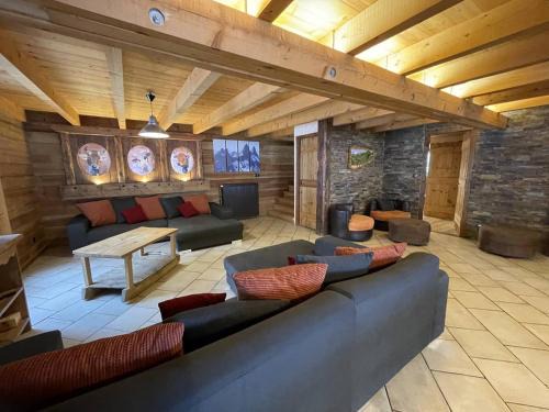 Saint-Sorlin-d'Arves Ski Chalet | Chalet montagnard 15 personnes - proche du centre du village