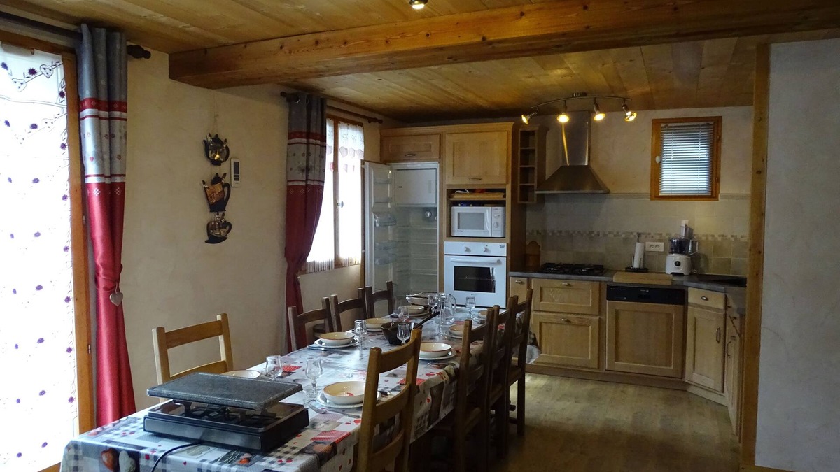 Saint-Marcel Ski Chalet | Chalet Moustache - detached house for 8 people