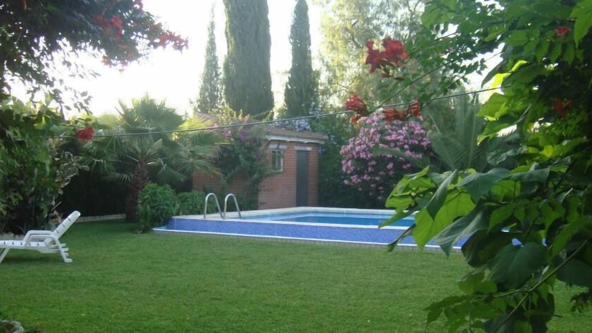 Utrera House | Chalet near Sevilla, 8 persons, garden 1200m2, private pool, WIFI