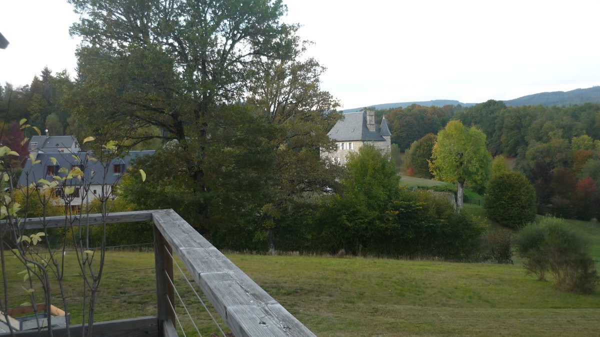 Ambrugeat Ski Chalet | Chalet on the shore of Lake Séchemailles
