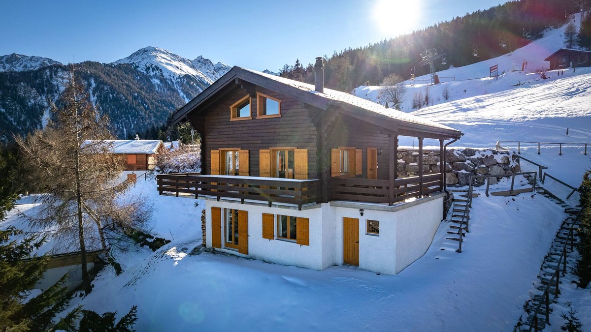 La Tzoumaz Ski Chalet | Chalet OnThePiste - La Tzoumaz, 4 Vallees