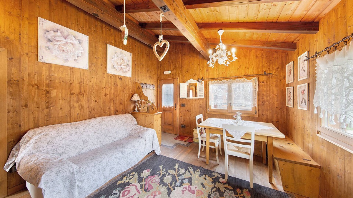 Forno di Zoldo Ski Chalet | Chalet 'Orserose I Fer Da Stir' with Mountain View, Shared Terrace and Wi-Fi
