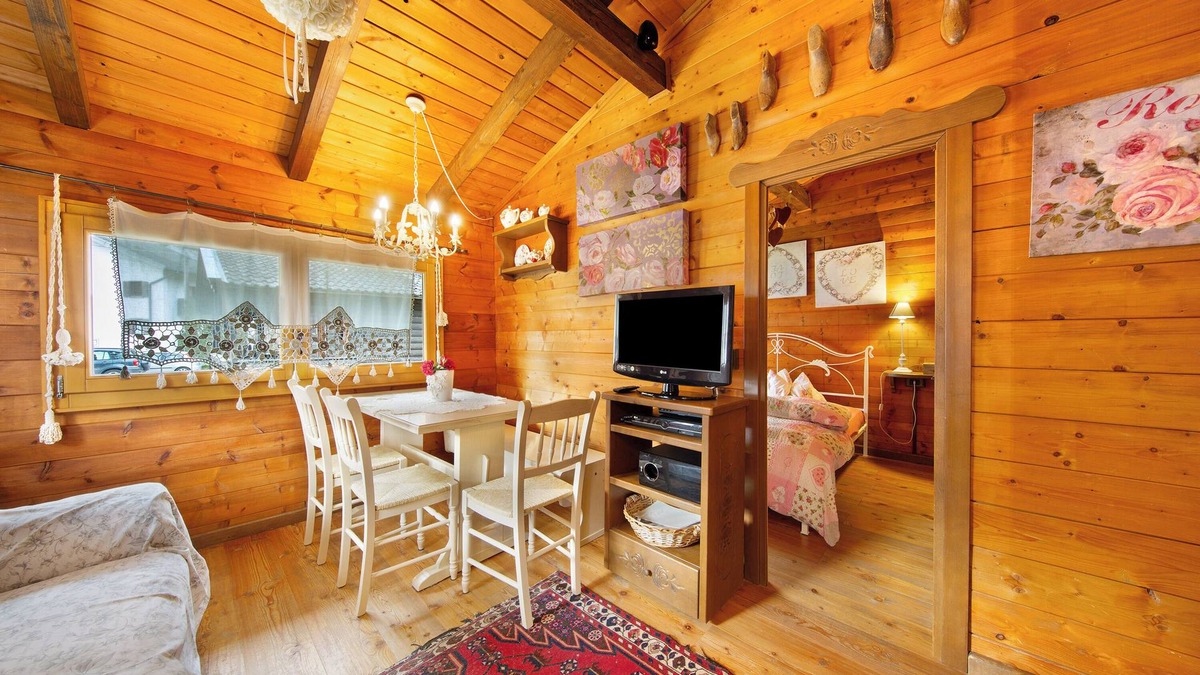 Forno di Zoldo Ski Chalet | Chalet 'Orserose I Scarpet' with Mountain View, Shared Terrace and Wi-Fi