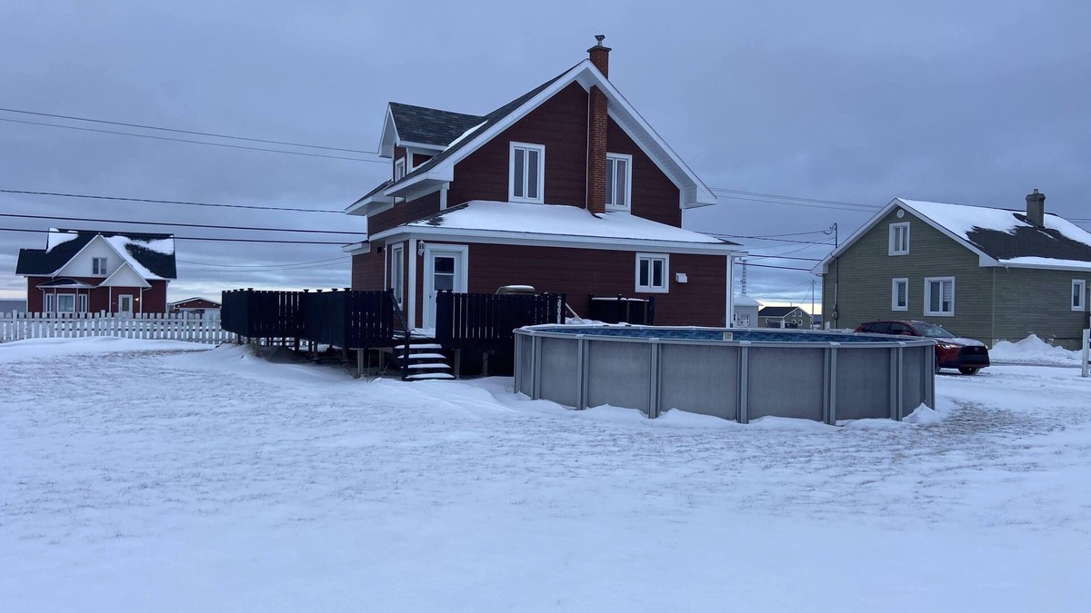 Cap-Chat House | Chalet Pakingan,sea view,fishing,Cap-chat,Gaspesie,w/swimming pool