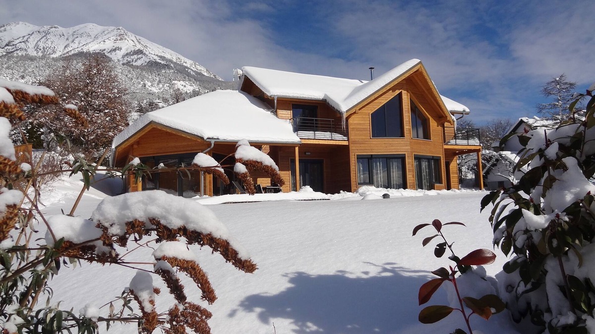 Puy-Saint-Eusebe Ski Chalet | CHALET PAULANTOINE with POOL and BALNEOTHERAPY AREA