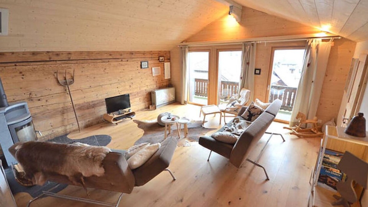 Les Posses-sur-Bex Ski Chalet | Chalet Rouge Cœur – Cozy Swiss Alpine retreat with charm and breathtaking view