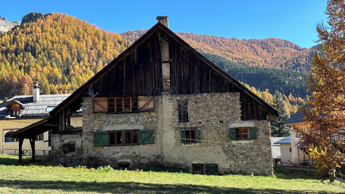 Arvieux Ski Chalet | Chalet Saint Pierre - Queyras (Arvieux) - Sleeps 13/sleeps 5 - Direct slope access