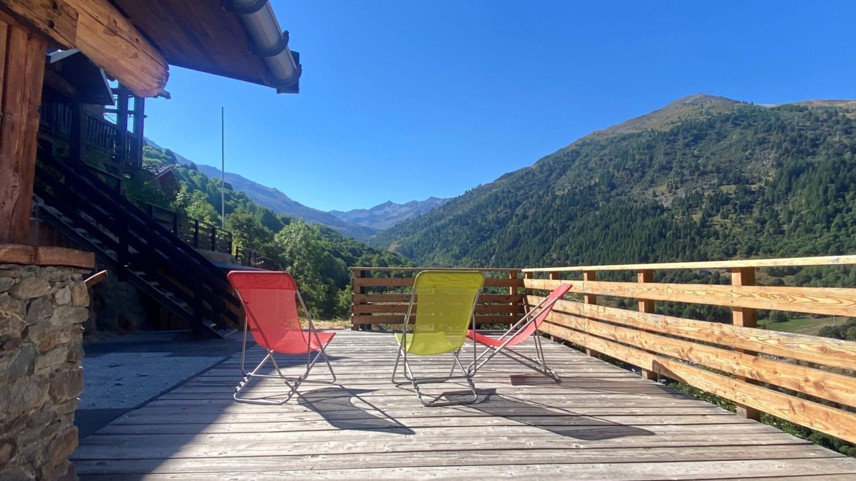 Valmeinier Ski Chalet | Chalet sleeps 26, ski-in/ski-out, panoramic view, sauna.